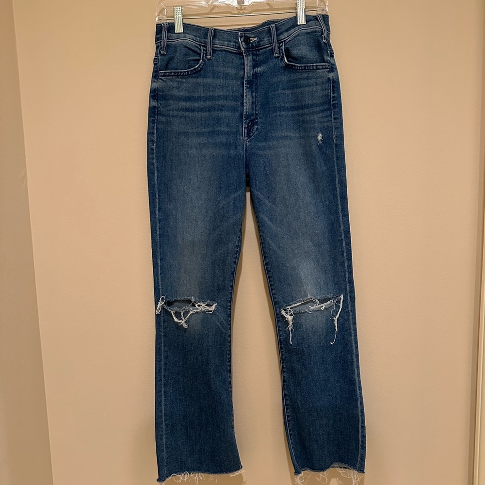MOTHER The Hustler Ankle Fray jeans. Size 30. Peek a boo knees.